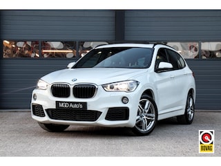 BMW X1 sDrive20i M-Sport M-Pakket /LED/PANODAK/HARMAN-KARDON/ACC/HUD/TREKHAAK/KEYLESS/STOELVERW.!