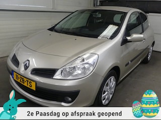 Renault Clio 1.6-16V Dynamique - Automaat - Trekhaak