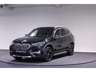 BMW X1 sDrive20i VDL Nedcar Edition | Panoramadak | H/K | Stoelverwarming