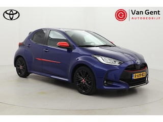 Toyota Yaris 1.5 Hybrid Tokyo Spirit | Dodehoek detectie | Parkeersensoren | Apple Carplay / Android Auto | Stoelverwarming | Keyless | Stuurverwarming | Rode accenten