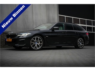 BMW 5-serie Touring 530e 293 pk Business Edition Plus M-Sportpakket / NL-Auto/ Laser-Koplamp/ Pano-Dak/ Leder/ Sport-Stoelen/ Stoel.Verw/ Camera/ Apple-Carplay