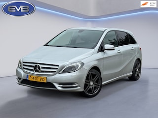Mercedes-Benz B-klasse 180, lederen interieur ,navigatie, trekhaak ,xenon,18 inch amg, elect bedienbare stoelen