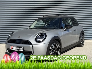 Mini Cooper 1.5 C Pano/Camera/Apple/Leder 2e Paasdag geopend van 12:00 tot 16:00 uur