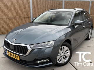 Skoda Octavia Combi 1.0 TSI Business Edition Trekhaak afneembaar | Elektrisch bedienbare achterklep | LED verlichting | Climate & cruise control | Navigatiesysteem | Apple CarPlay/Android Auto | Parkeersensoren voor en achter