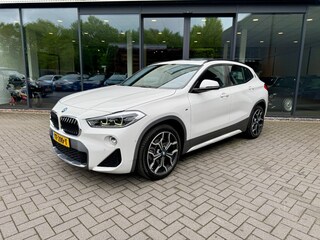BMW X2 sDrive20i 192pk M-Sport,LED,Schuifdak,HUD,NaviPro,Stoelverw,Dealer OH,Clima,Cruise,