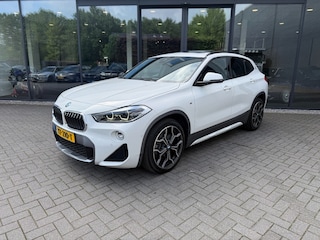 BMW X2 sDrive20i 192pk M-Sport,LED,Schuifdak,HUD,NaviPro,Stoelverw,Dealer OH,Clima,Cruise,
