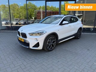 BMW X2 sDrive20i 192pk M-Sport,LED,Schuifdak,HUD,NaviPro,Stoelverw,Dealer OH,Clima,Cruise,
