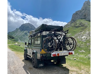 Land Rover Defender 2.4 TD 110 SW XTech