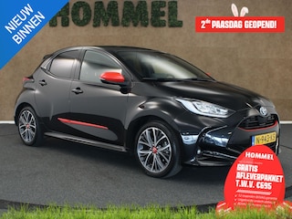 Toyota Yaris 1.5 Hybrid Executive - ORIGINEEL NEDERLANDSE AUTO - PANORAMADAK - HEAD-UP DISPLAY - PARKEERSENSOREN VOOR EN ACHTER - ACHTERUITRIJ CAMERA - STUUR EN STOEL VERWARMING - DRAADLOZE TELEFOONLADER - ADAPTIVE CRUISE CONTROL