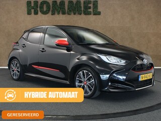 Toyota Yaris 1.5 Hybrid Executive - ORIGINEEL NEDERLANDSE AUTO - PANORAMADAK - HEAD-UP DISPLAY - PARKEERSENSOREN VOOR EN ACHTER - ACHTERUITRIJ CAMERA - STUUR EN STOEL VERWARMING - DRAADLOZE TELEFOONLADER - ADAPTIVE CRUISE CONTROL