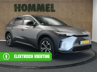 Toyota bZ4X Dynamic 71 kWh - 2 LAADKABELS - ELEKTRISCHE VERSTELLING BESTUURDERSSTOEL - ELEKTRISCH BEDIENBARE ACHTERKLEP - PARKEERSENSOREN VOOR/ ACHTER - STUUR VERWARMD - VOORSTOELEN VERWARMD - NAVIGATIE - M&S BANDEN - DODEHOEK DETECTIE