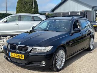 BMW 3-serie Touring 318I Zwart 2010 Facelift NL Auto Sportvelgen Navi