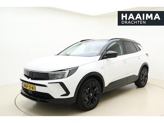 Opel Grandland 1.2 Turbo GS Black Pack | Automaat | Stoel- en stuurverwarming | Navigatie | Achteruitrijcamera | Comfort stoelen | Adaptive Cruise Control | Parkeersensoren voor en achter | Led verlichting | Climate Control