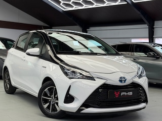 Toyota Yaris 1.5 Hybrid Bi-Tone Bluetooth