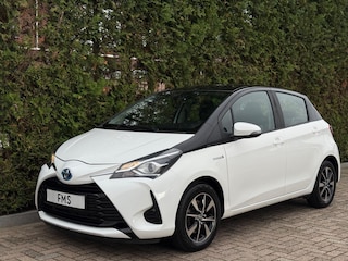 Toyota Yaris 1.5 Hybrid Bi-Tone Bluetooth