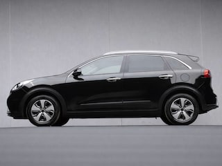 Kia Niro 1.6 GDi DynamicLine Sport (APPLE CARPLAY,NAVI,CAMERA,PDC,CLIMATE,CRUISE,GETINT,LED,SPORTSTOELEN,NETTE STAAT)