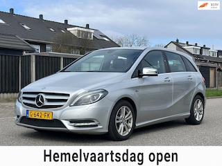 Mercedes-Benz B-klasse 200 Ambition Automaat*Achteruit camera*Navigatie*Cruise*LM velgen*Parkeersensoren*