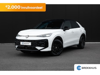 Volkswagen T-Roc R-Line First Edition | 'App-Connect' draadloze smartphone integratie | 30,5 cm display met 2D en 3D weergave | Automatische afstandsregeling (Adaptive Cruise Control)