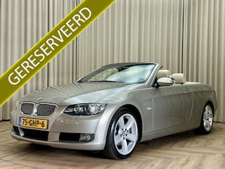 BMW 3-serie Cabrio 325i High Executive E93 / 3.0L / 6-Cilinder / 218 PK / Automaat / M Sport Leder / Navi Pro / Memory / Xenon / Keyless / Telefoon / Bj. 2008