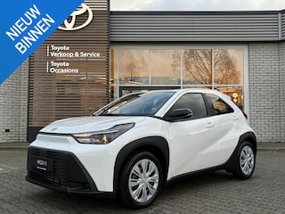 Toyota Aygo Hybrid 115 play NIEUW & DIRECT LEVERBAAR!! CLIMA AD-CRUISE EL-RAMEN PARKCAMERA APPLE/ANDROID