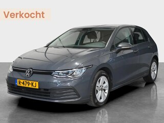 Volkswagen Golf 1.0 TSI Life All-season | Stoel en stuurverwarming | Parkeersensoren | Adaptive Cruise | LED Verlichting