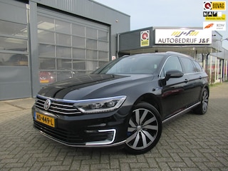 Volkswagen Passat Variant 1.4 TSI GTE Highline / PANORAMADAK / DEELS LEDER / DIGITALE DASHBOARD / STOELVERWARMING