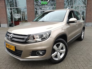 Volkswagen Tiguan 1.4 TSI Sport&Style Trekhaak - Leder - Navigatie - Climatronic