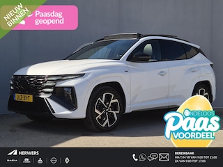 Hyundai Tucson 1.6 T-GDI PHEV N Line Edition 4WD Automaat / Nieuw Model / Fabrieksgarantie tot 07-2029 / Dealer onderhouden / Trekgewicht 1210 kg / Glazen schuif- en kanteldak / Head Up Display / Stuur- & Stoelverwarming / Achteruitrijcamera / Elektrische achterklep / Apple Carplay Android Auto / Krell Audio Systeem /