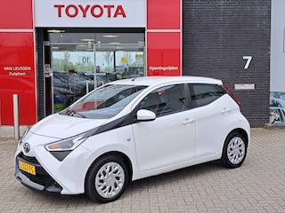 Toyota Aygo X-PLAY BLUETOOTH SPEEDLIMITER AIRCO EL-RAMEN NL-AUTO