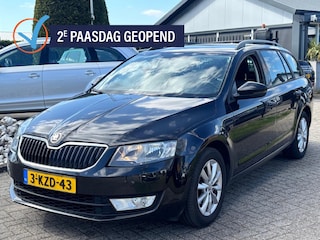 Skoda Octavia Combi 1.2 Benzine 2013 Zwart Facelift Trekhaak Navi