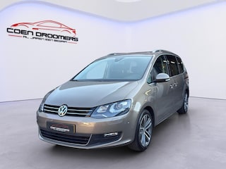 Volkswagen Sharan 2.0 TSI Highline 7p. | Panoramadak | Xenon | 7-zits | Parkeercamera met parkeersensoren V+A | Trekhaak | Elektrische achterklep |