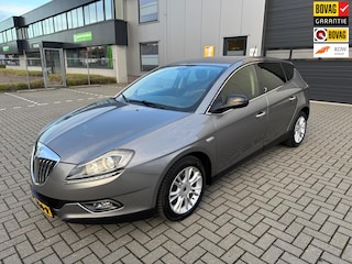 Lancia Delta 1.9-16V Twin-Turbo Oro