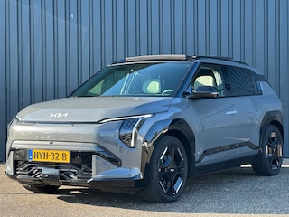 Kia EV3 81,4 kWh 204pk GT-PlusLine ISOH 100 Schuifkanteldak I Stoelverwarming en koeling I Harman Kardon I HUD I Elektr. Klep I Camera 360