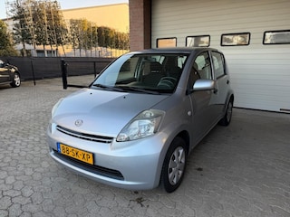 Daihatsu Sirion 1.3-16V Vol-automaat weinig km 4-cilinder