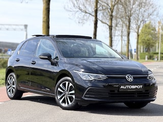 Volkswagen Golf 1.5 eTSI 1.5 eTSI 150pk Pano Navi ACC Sfeerverlichting