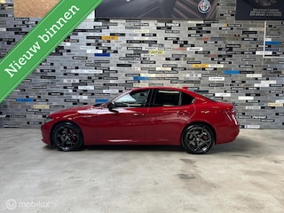 Alfa Romeo Giulia 2.0 T AWD Veloce