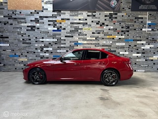 Alfa Romeo Giulia 2.0 T AWD Veloce