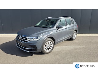 Volkswagen Tiguan 1.4 TSI eHybrid 245pk Life Business | Panoramadak | Camera | Trekhaak | Stuur & Stoelverwarming