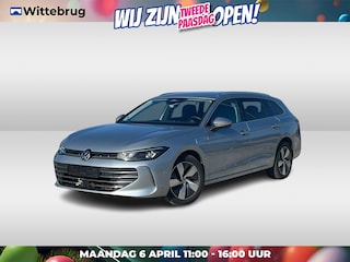 Volkswagen Passat Variant 1.5 eHybrid 204pk Business DSG Automaat / Navigatie / Park Assist / Camera A / LM 17 inch / Digital Cockpit Pro / Head Up Display / Wegkl trekhaak