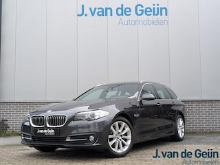 BMW 5-serie Touring 520i High Executive |Org NL | Comfortstoelen | NAP | 18" | Leer | APK&OH Nieuw