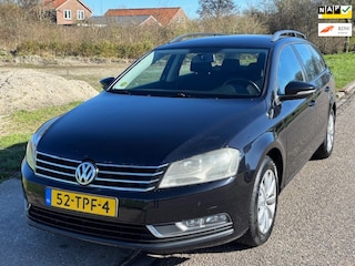Volkswagen Passat Variant 1.6 TDI Trendline BlueMotion ECC Audio-CD/MP3 Navigatie LMV 16" Cruisecontrol Dealeronderhoud Nieuwe Apk