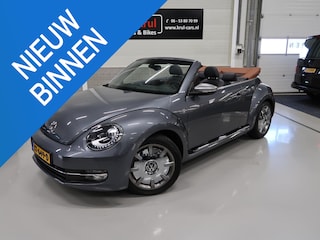 Volkswagen Beetle Cabriolet 2.0 TSI Sport Karmann 220pk Automaat Leer/alcantara Airco-ecc Xenon Stoelverwarming 18 inch navigatie pdc cruise boekjes aanwezig