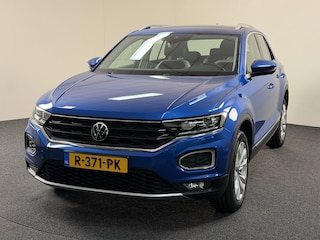 Volkswagen T-Roc 1.5 TSI 150PK DSG Sport Business Team Apple/Android/Navi / Afn. Trekhaak / Stoel & Stuurverw. / PDC / Camera / Climate