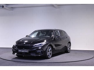 BMW 118i Sport High Executive | H/K | PDC | Apple CarPlay