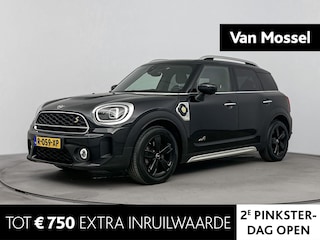 Mini Countryman 1.5 Cooper S E ALL4 Classic 220PK | Automaat | Zwarte Lichtmetalen Velgen | Navigatie | Achteruitrijcamera | Half-Lederen Bekleding | Apple CarPlay & Android Auto
