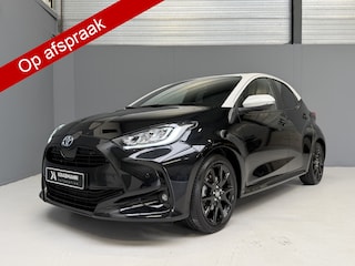 Toyota Yaris 1.5 Hybrid Executive Bi-Tone|HUD|Blindspot|Camera|Carplay