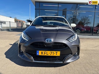 Toyota Yaris 1.5 Hybrid Style|Bi-Tone