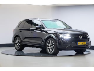 Volkswagen Touareg 3.0 TSi 4MOTION R | Panoramadak | Trekhaak |