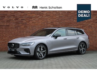 Volvo V60 T6 Plug-in hybrid AWD Plus Dark | Panoramisch dak met Schuif-/Kantel functie | Stoelverwarming voor/achter | Verwarmbaar stuurwiel | Elektrisch verstelbare stoelen met memory functie | Extra getint glas achter | Harman Kardon geluidsinstallatie | Keyless entry | 19 inch Lichtmetalen velgen |