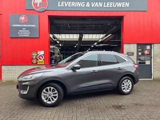 Ford Kuga 2.5 PHEV Titanium Winterpack/ Parkeersensoren V + A/ Camera V+A/ Stoel en stuur en achterbank verwarming/Rijklaarprijs!